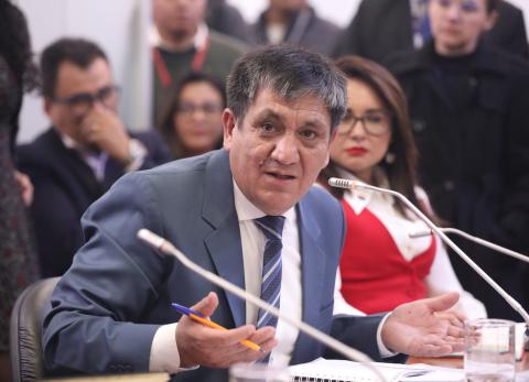 El fiscal general subrogante Wilson Toainga presenta su renuncia irrevocable