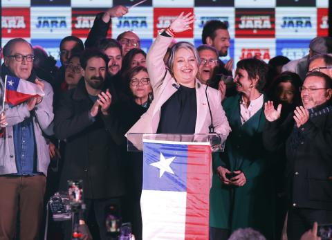 Jeannette Jara, candidata que quiere "detener" a la ultraderecha chilena