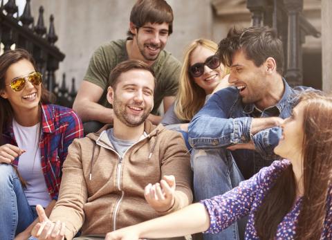 ¿Por qué cuesta tanto hacer amigos? Aquí te damos 10 consejos para lograrlo
