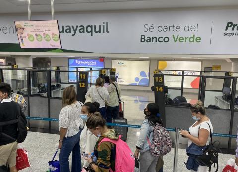 ¿Cómo llenar el formulario aduanero para viajeros desde o hacia Ecuador?