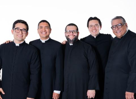 El grupo Los Padrecitos tiene su primera colaboración internacional