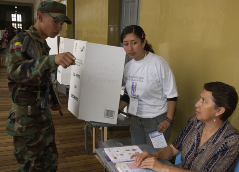 Bases extranjeras en Ecuador: ¿Qué es el referéndum y como será el proceso?