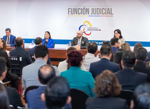 Los gremios de abogados esperan cambios mientras la justicia se hunde en la crisis