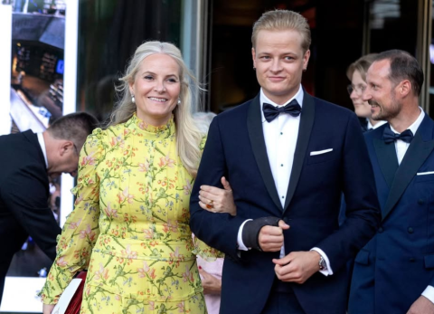 El hijo de Mette-Marit es acusado de 32 delitos, entre ellos cuatro violaciones