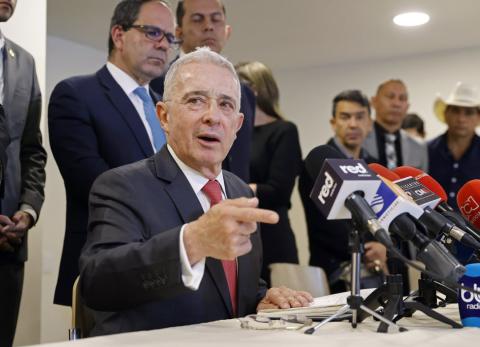 Álvaro Uribe: Ordenan la libertad inmediata del expresidente de Colombia