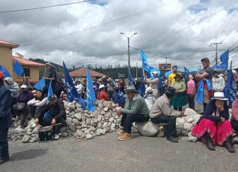 Indígenas del Azuay amenazan con levantamiento y marchas por mina Loma Larga