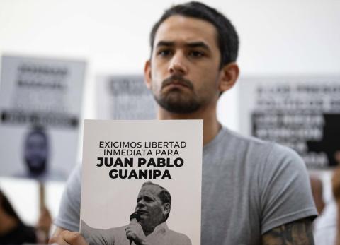 Excarcelan en Venezuela a 13 presos políticos, según dirigentes opositores