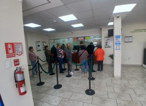 Afectados de la CREA recuperan sus fondos en Cuenca