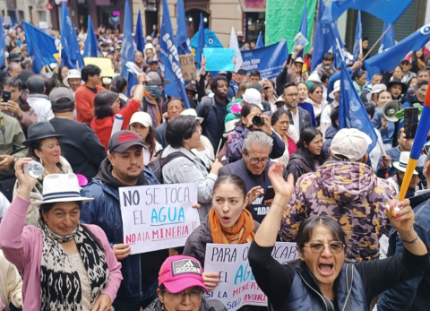 Cuenca march&oacute; a favor del agua con miras hacia el paro indefinido