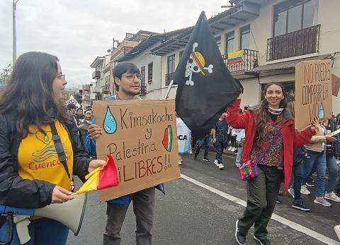 Activistas que marcharon contra Loma Larga denuncian congelaci&oacute;n de sus dineros