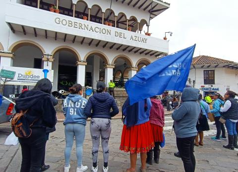 M&aacute;s activistas denuncian el bloqueo de sus cuentas bancarias en Cuenca