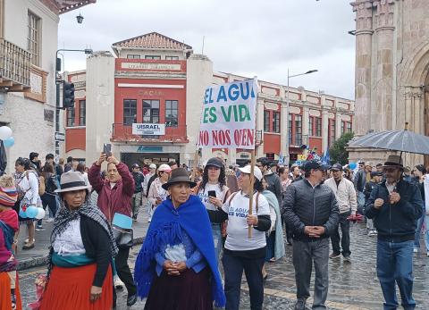 Organizaciones de Cuenca rechazan anuncio presidencial sobre Loma Larga