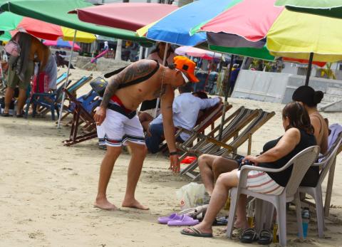 Playas recibe con optimismo a los primeros turistas del feriado de octubre