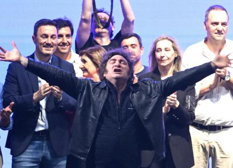 Milei enfrenta elecciones clave entre fervor en Rosario y rechazo en Buenos Aires