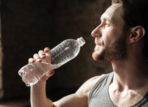 ¿Tener sed significa estar deshidratado? esto dice la ciencia