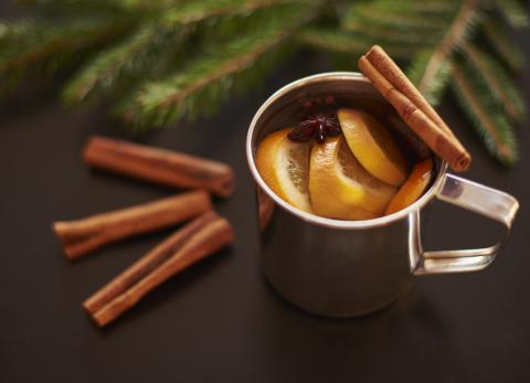 Cáscaras de mandarina y canela: secreto para perfumar tu hogar y mejorar el ambiente