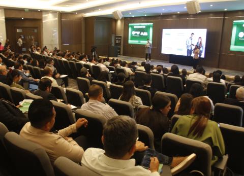 &ldquo;Aprender a vivir por debajo de tus ingresos, clave de ahorro&rdquo;