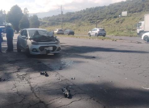 Accidente m&uacute;ltiple en av. Sim&oacute;n Bol&iacute;var deja varios heridos en Quito