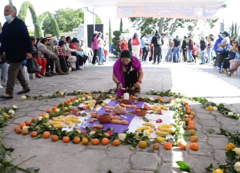 En Calder&oacute;n, el D&iacute;a de Difuntos se celebra con m&uacute;sica y rituales