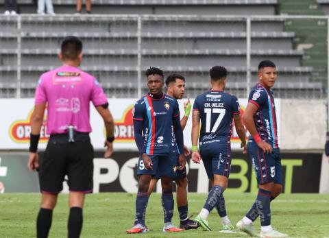 El Nacional sufre por crisis econ&oacute;mica y acecho del descenso