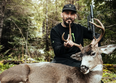 Indignaci&oacute;n por las fotos de cacer&iacute;a publicadas por Marlon &lsquo;Chito&rsquo; Vera