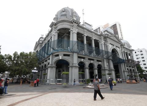 El Municipio de Guayaquil ampl&iacute;a direcciones, pero sus empresas no arrancan