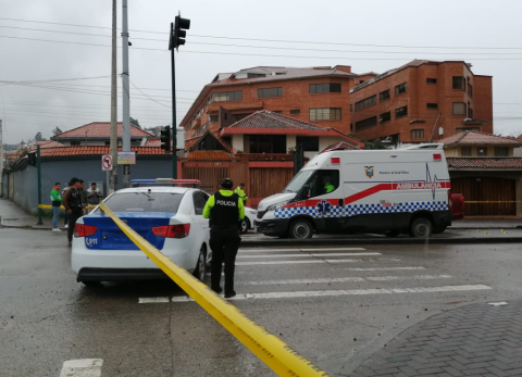 Dos hombres son asesinados al estilo sicariato en zona comercial de Cuenca
