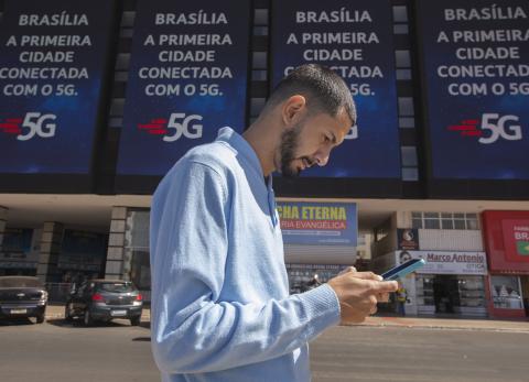 La evoluci&oacute;n del consumo de datos m&oacute;viles en Ecuador: proyecciones para 2030