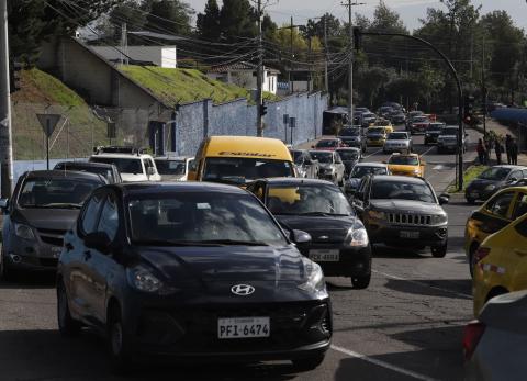 Tr&aacute;fico en Quito: 50 obras viales simult&aacute;neas complican la movilidad