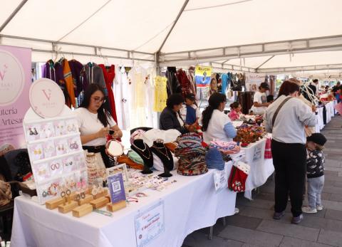 Artesan&iacute;as, gastronom&iacute;a y moda en feria por conciertos de Shakira en Quito