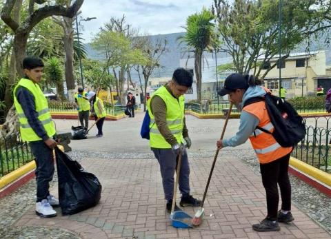 Shakira en Quito: trabajo comunitario mantienen limpio el estadio Atahualpa