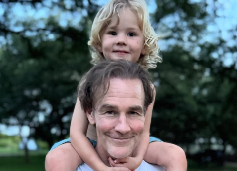 James Van Der Beek subasta recuerdos de &lsquo;Dawson&rsquo; para costear su tratamiento