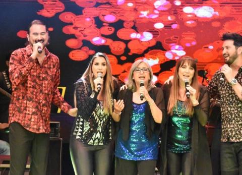 Los Parra se van de gira con su mam&aacute; por Estados Unidos