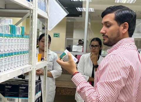 Pr&eacute;stamo del BID: un alivio a la salud de Ecuador, pero con carga de deuda