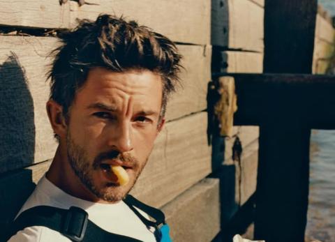 Jonathan Bailey, el hombre m&aacute;s sexy de 2025 seg&uacute;n People Magazine