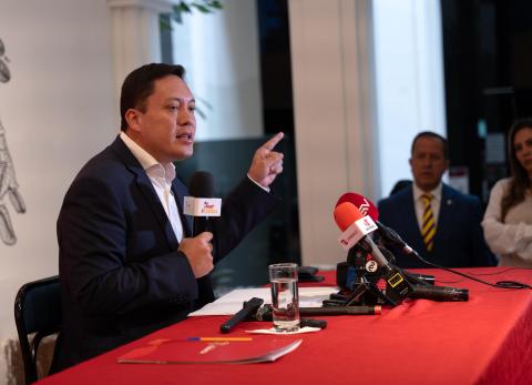 Alcalde de Cuenca invita a dialogar de temas en com&uacute;n al presidente Daniel Noboa