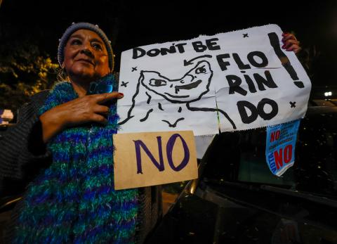 El &lsquo;No&rsquo; golpea al mercado: bonos soberanos de Ecuador retroceden hasta 4,2 %