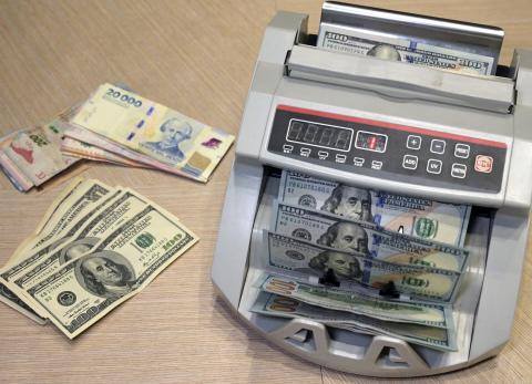 EE. UU. investigar&aacute; a quienes tengan esta cantidad de dinero en su cuenta bancaria