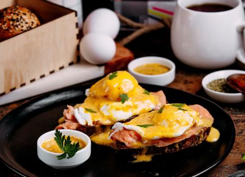 Salsa Holandesa: la receta definitiva, f&aacute;cil y r&aacute;pida para elevar tus platos