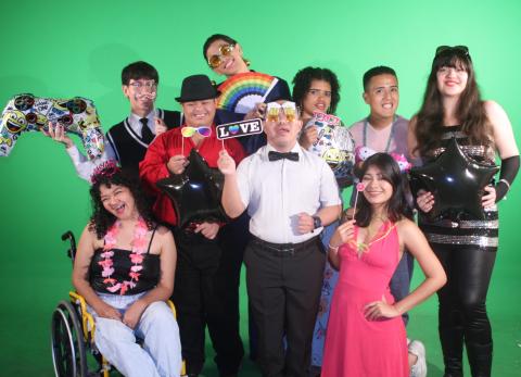 'Dorm&iacute;amos Bailando': una obra que invita a sentir y compartir desde la diferencia