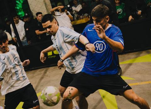 Toma el juego, el f&uacute;tbol callejero llega a una pista de skate