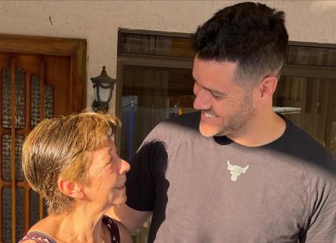 Carlos Luis Andrade logr&oacute; despedirse de su madre, Doris Espinosa