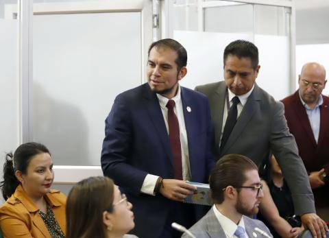 El Gobierno &lsquo;ensaya&rsquo; en medio de pol&eacute;mica una reforma laboral