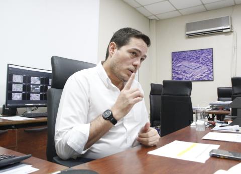 Cornejo: &ldquo;Agentes municipales se grad&uacute;an sin uniformes por culpa del Sercop&rdquo;