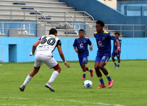 Caso May Laury Qui&ntilde;&oacute;nez demuestra que falta control en registro de jugadores en FEF