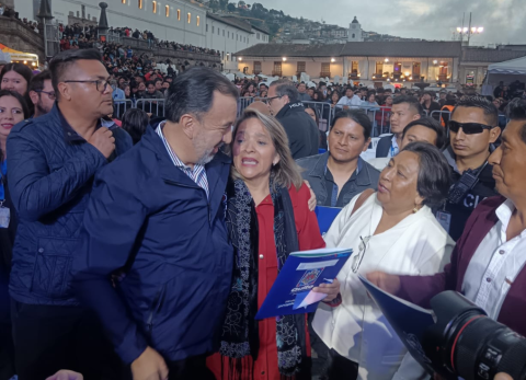 Quito arranc&oacute; sus fiestas con m&uacute;sica, tradici&oacute;n y la entrega de t&iacute;tulos de propiedad