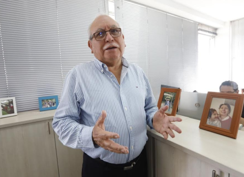 C&eacute;sar Arias propone repotenciar el trole en lugar de ampliar el Metro de Quito