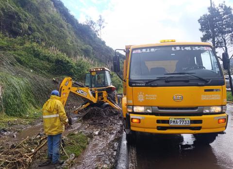 Tormentas y acumulaci&oacute;n de agua: as&iacute; impact&oacute; la lluvia de hoy en Quito