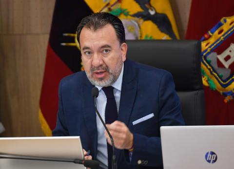 Pabel Mu&ntilde;oz ofrece disculpas p&uacute;blicas por obra de teatro drag en una capilla