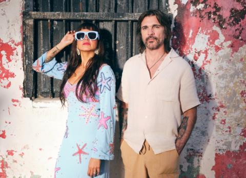 Juanes y Bomba Est&eacute;reo lanzan 'Mu&eacute;rdeme': una reinvenci&oacute;n de la cumbia